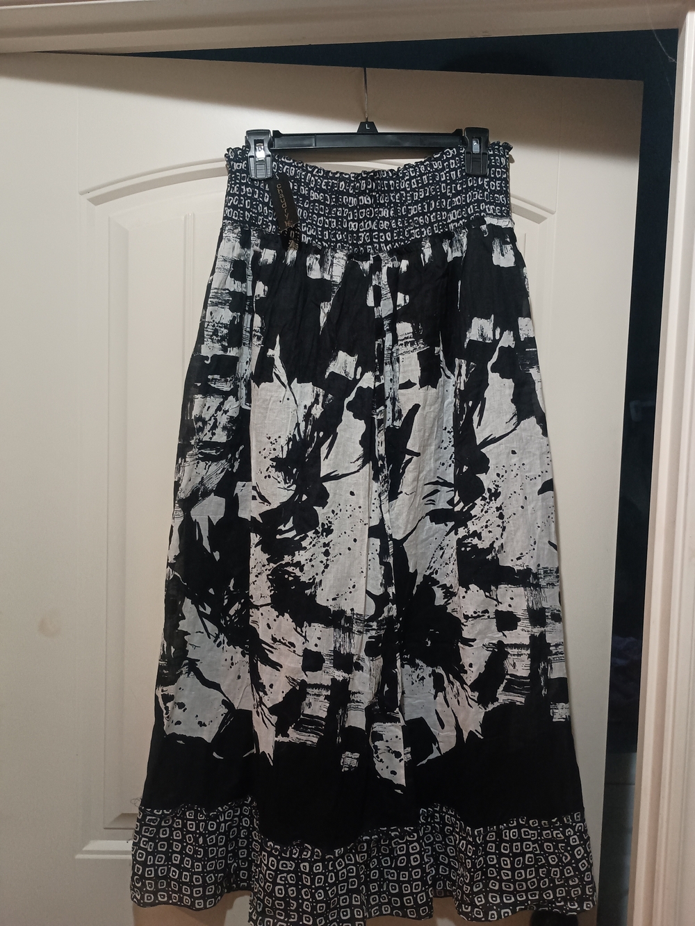 Black & White Printed Maxi Skirt - Elastic Waist